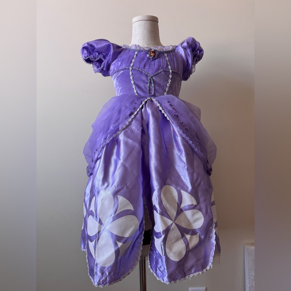 78%new Sofia the First Disney Store Dress Up Costume Purple Girls size 4